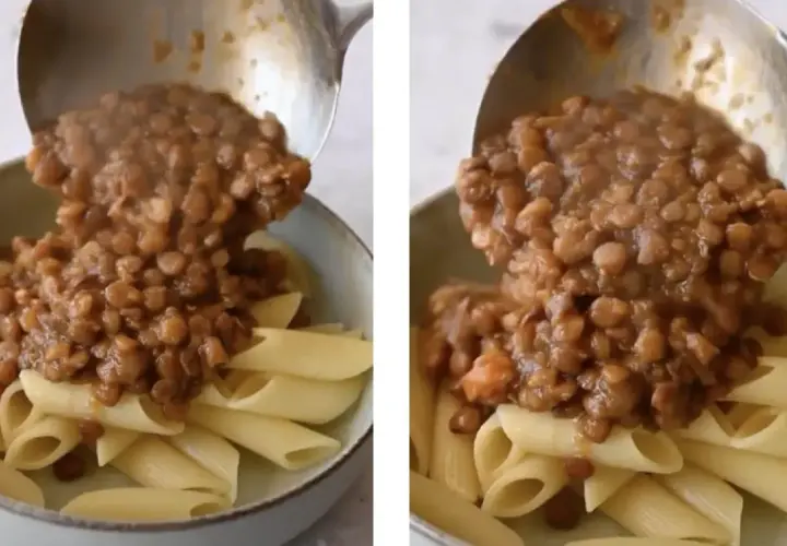 Un mestolo versa un saporito ragù di lenticchie su penne al dente. Un piatto vegetariano invitante e nutriente.