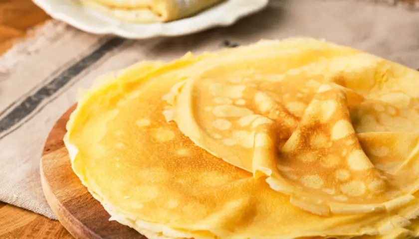 Deliziose crepes dolci, pronte per essere farcite. Una ricetta semplice e golosa per ogni occasione.