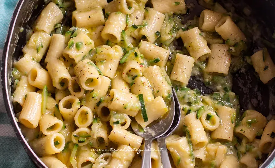 Pasta con zucchine cremosa - La ricetta perfetta