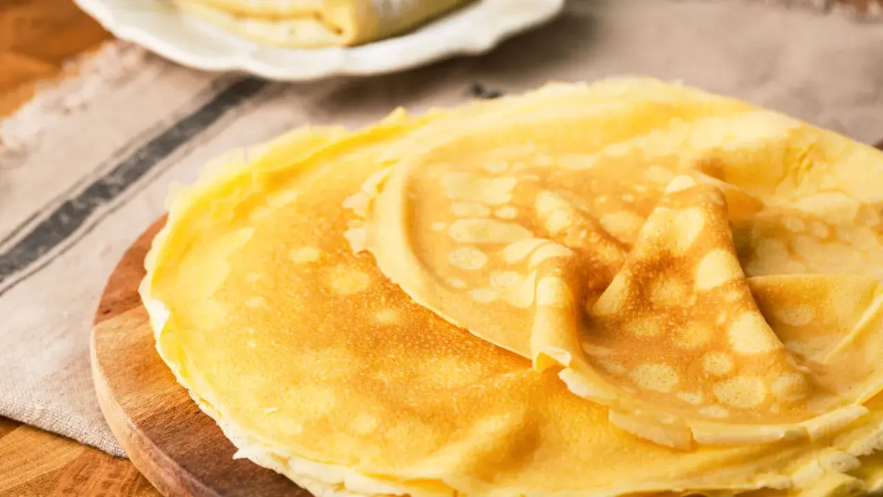 Deliziose crepes dolci, pronte per essere farcite. Una ricetta semplice e golosa per ogni occasione.